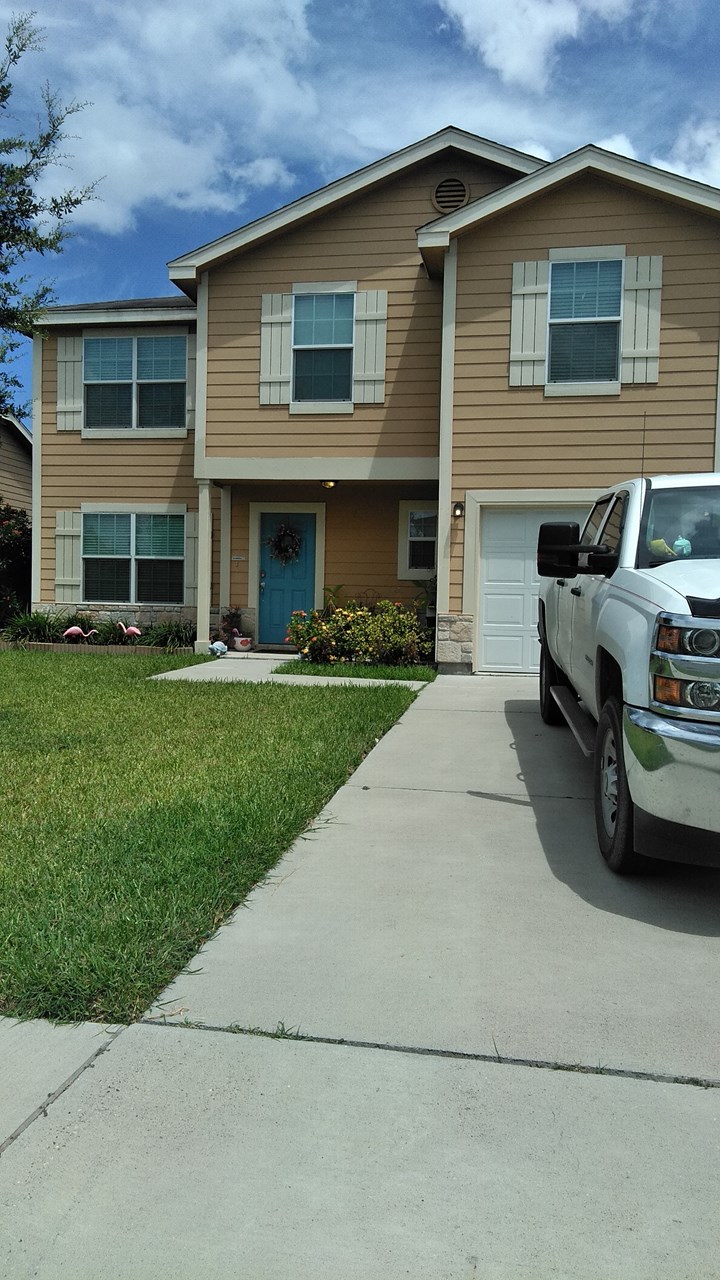 417 La Vaca Dr.